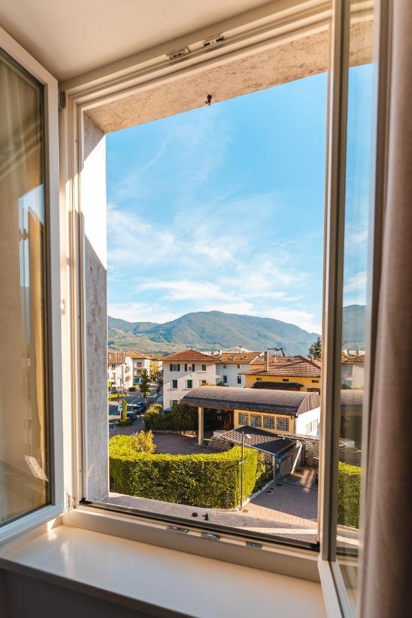 Albergo Caffe Centrale Mezzocorona Exteriör bild