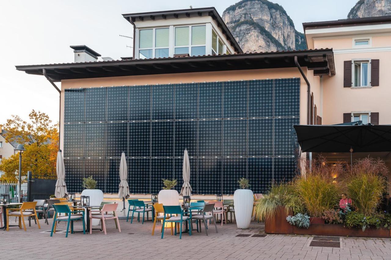 Albergo Caffe Centrale Mezzocorona Exteriör bild
